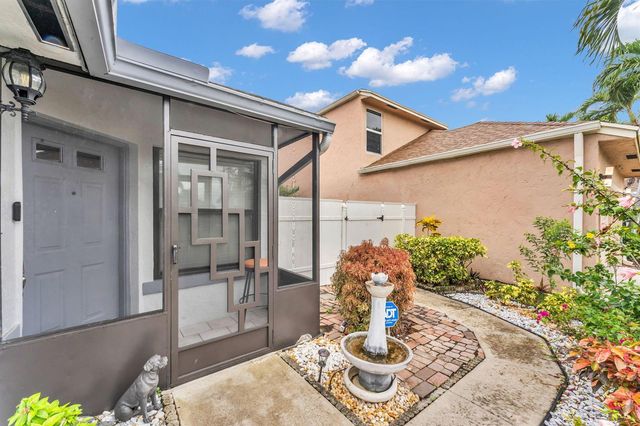 143 W Tara Lakes Dr Drive W, Boynton Beach, FL 33436