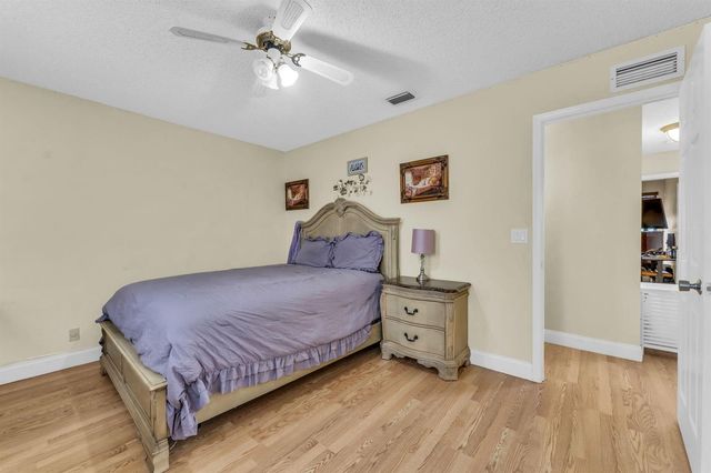 143 W Tara Lakes Dr Drive W, Boynton Beach, FL 33436