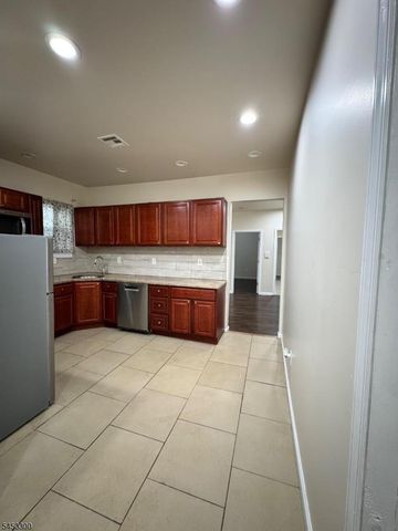 467 Hawthorne Ave, Newark City, NJ 07112
