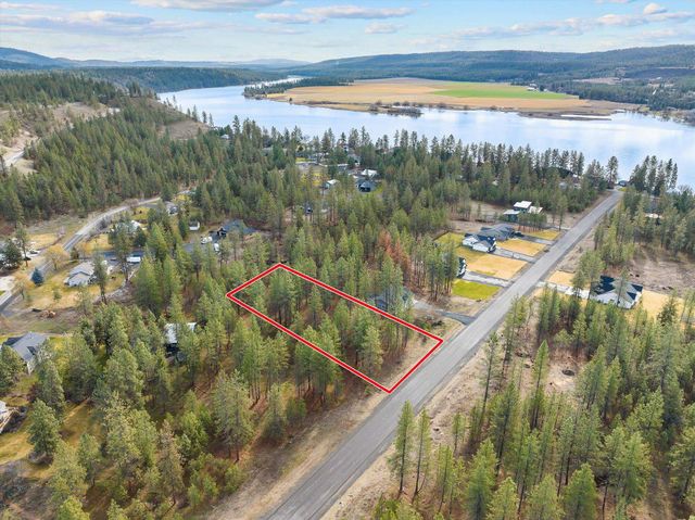 6555 Kate Dr Dr, Nine Mile Falls, WA 99026