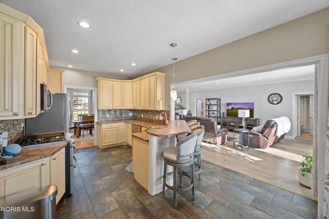 30348 Lemoyne Road, Walbridge, OH 43465