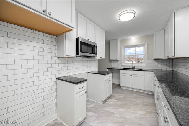 625 Shaker Drive, Medina, OH 44256