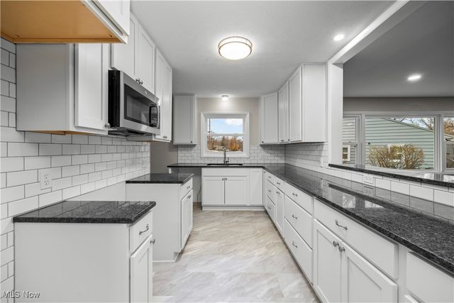 625 Shaker Drive, Medina, OH 44256