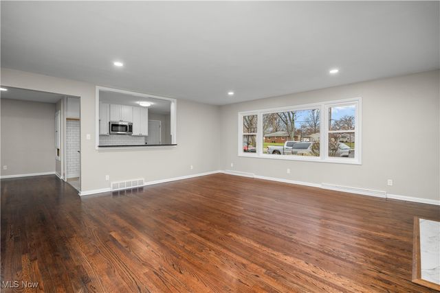 625 Shaker Drive, Medina, OH 44256