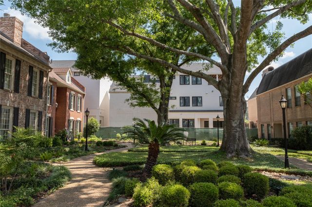 5409 Chevy Chase B, Houston, TX 77056