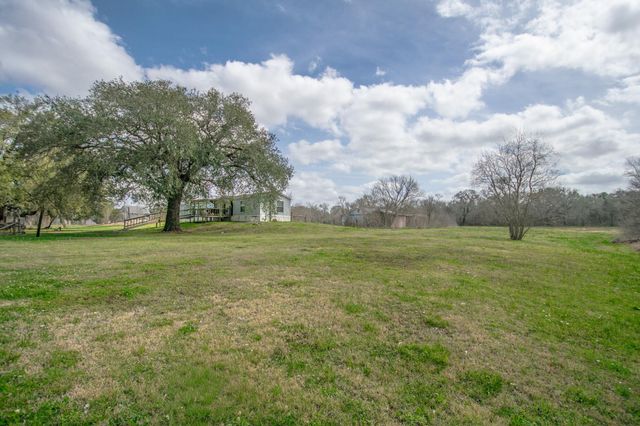 2801 County Road 444, Angleton, TX 77515