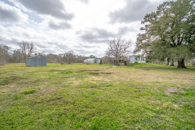 2801 County Road 444, Angleton, TX 77515