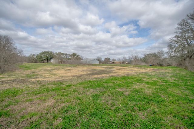2801 County Road 444, Angleton, TX 77515