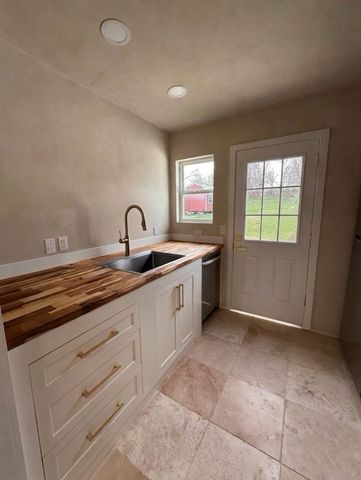 1022 Westchester Dr, Madison, TN 37115