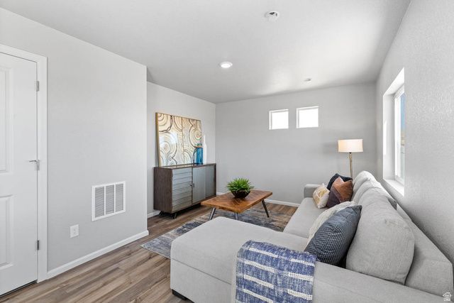 351 E HALLS CREEK RD, Saratoga Springs, UT 84045