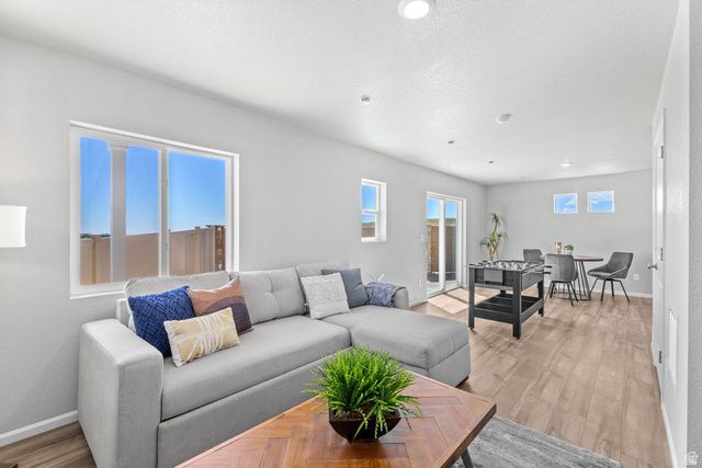 351 E HALLS CREEK RD, Saratoga Springs, UT 84045