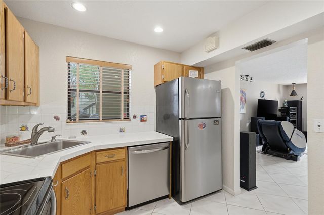 3281 Cocoplum Cir 3328, Coconut Creek, FL 33063