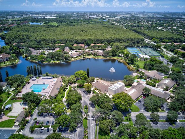 3281 Cocoplum Cir 3328, Coconut Creek, FL 33063