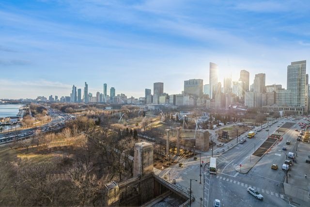 400 E Randolph Street 1515, Chicago, IL 60601