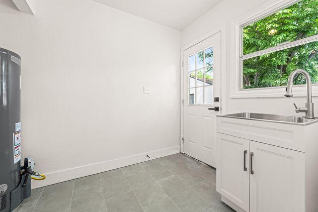 601 Dudley Way, Sacramento, CA 95818