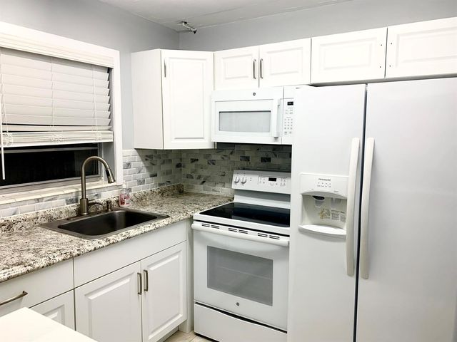 200 Sheffield I, West Palm Beach, FL 33417