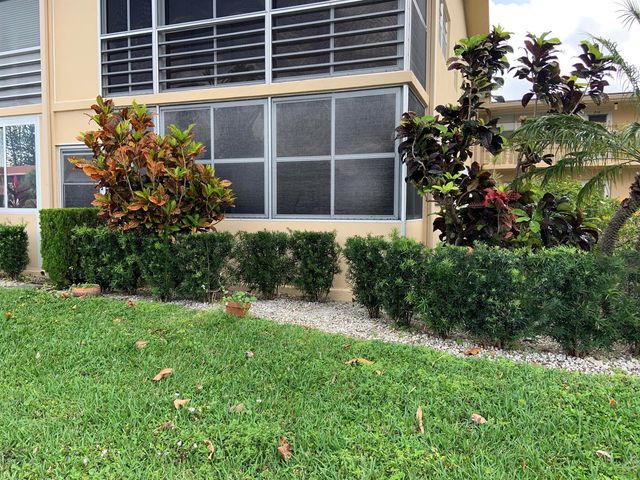 200 Sheffield I, West Palm Beach, FL 33417