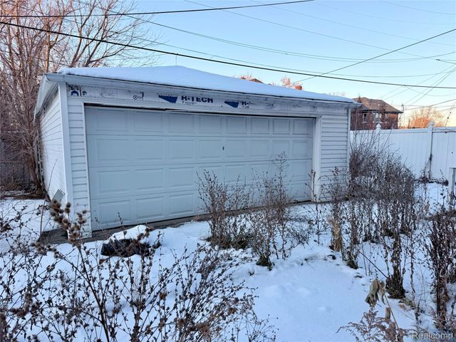 2240 Taylor Street, Detroit, MI 48206