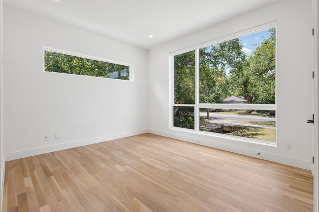 9816 Mixon Drive, Dallas, TX 75220