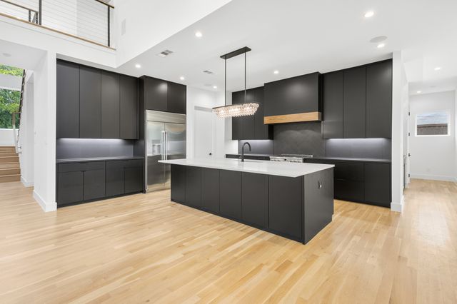 9816 Mixon Drive, Dallas, TX 75220