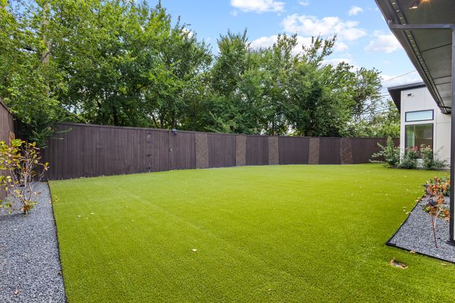 9816 Mixon Drive, Dallas, TX 75220
