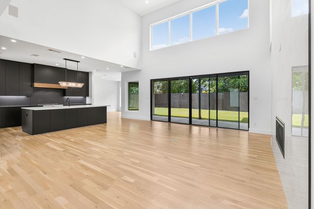 9816 Mixon Drive, Dallas, TX 75220