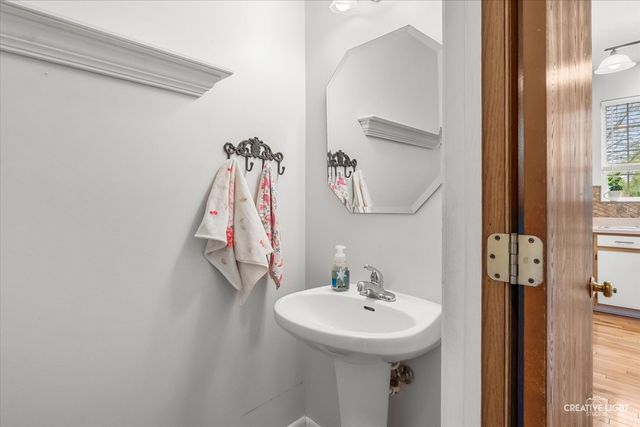 209 Grays Drive 209, Oswego, IL 60543