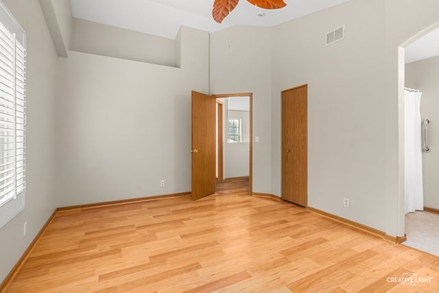 209 Grays Drive 209, Oswego, IL 60543