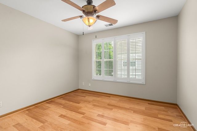 209 Grays Drive 209, Oswego, IL 60543