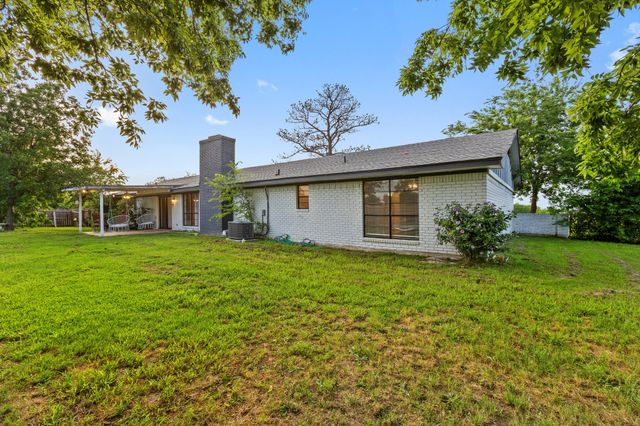 713 W Rosemary Street, Quinlan, TX 75474