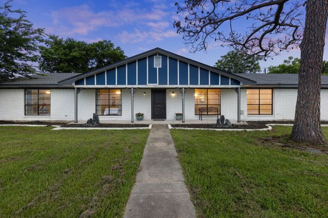 713 W Rosemary Street, Quinlan, TX 75474