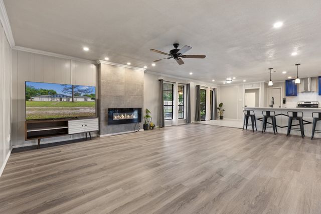 713 W Rosemary Street, Quinlan, TX 75474