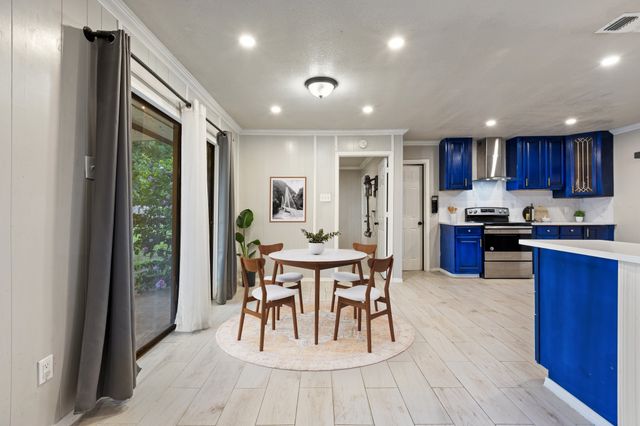 713 W Rosemary Street, Quinlan, TX 75474
