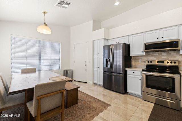 652 S BAHAMA Drive, Gilbert, AZ 85296