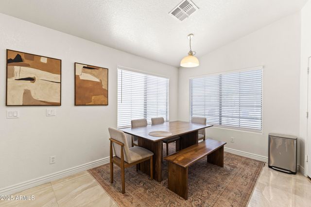 652 S BAHAMA Drive, Gilbert, AZ 85296