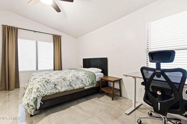 652 S BAHAMA Drive, Gilbert, AZ 85296