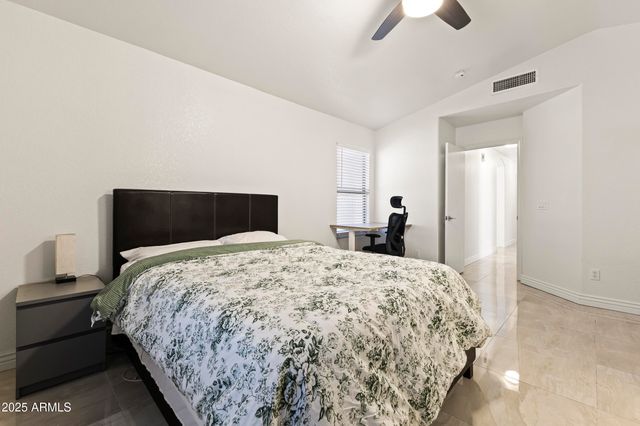 652 S BAHAMA Drive, Gilbert, AZ 85296