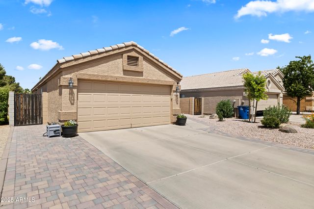 652 S BAHAMA Drive, Gilbert, AZ 85296
