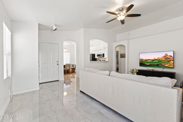 652 S BAHAMA Drive, Gilbert, AZ 85296