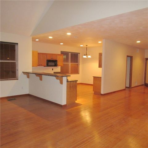 2413 South Ridge Place, Hidden Valley, PA 15502