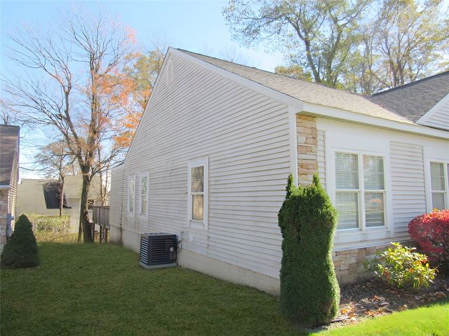 2413 South Ridge Place, Hidden Valley, PA 15502