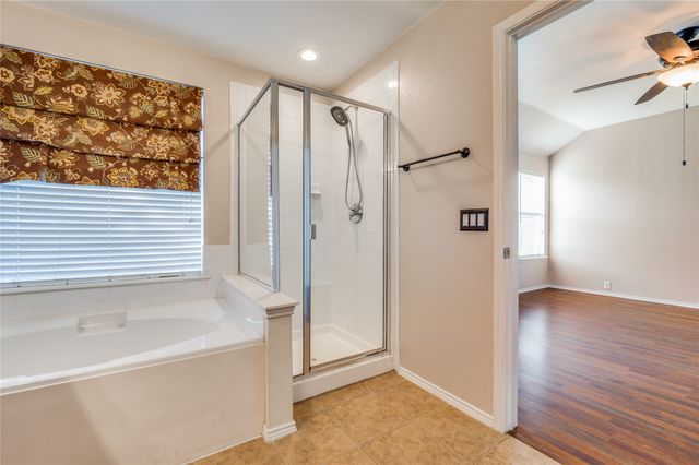 8628 Tumbleweed Drive, Cross Roads, TX 76227