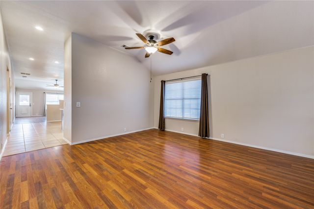 8628 Tumbleweed Drive, Cross Roads, TX 76227