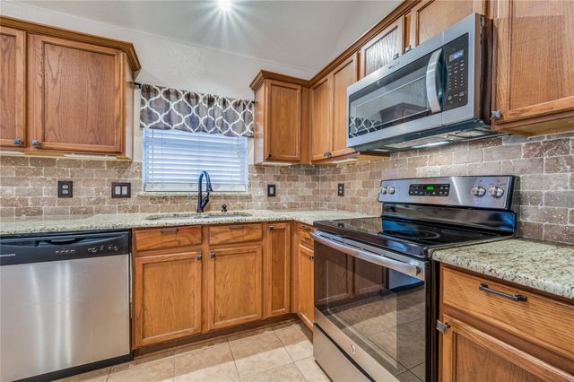 8628 Tumbleweed Drive, Cross Roads, TX 76227