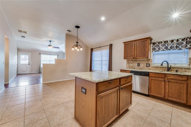 8628 Tumbleweed Drive, Cross Roads, TX 76227