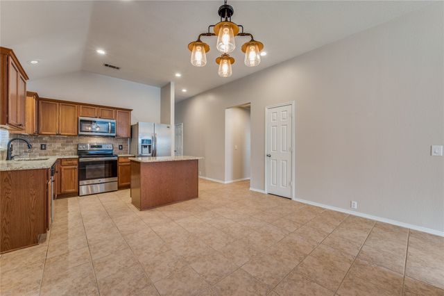 8628 Tumbleweed Drive, Cross Roads, TX 76227