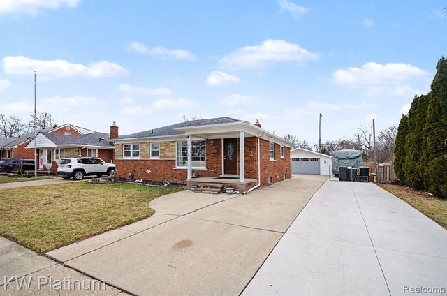 22812 Doremus Street, Saint Clair Shores, MI 48080