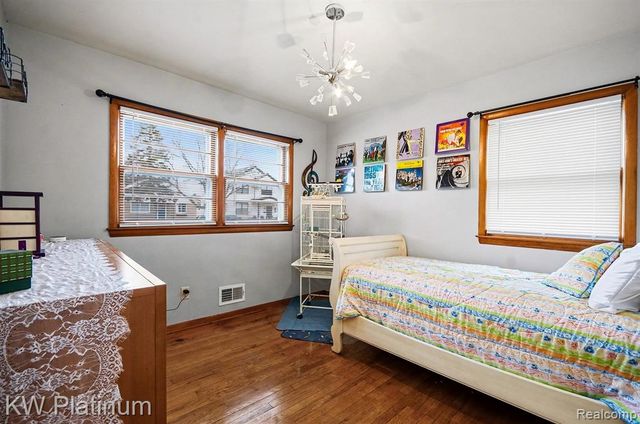 22812 Doremus Street, Saint Clair Shores, MI 48080