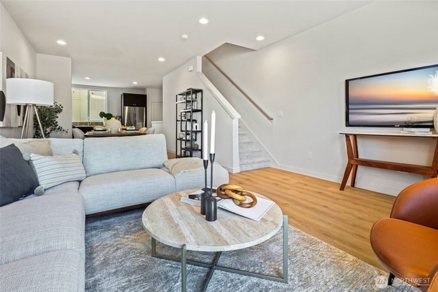 9721 6th Avenue NW, Seattle, WA 98117