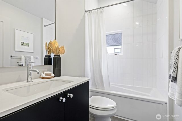 9721 6th Avenue NW, Seattle, WA 98117